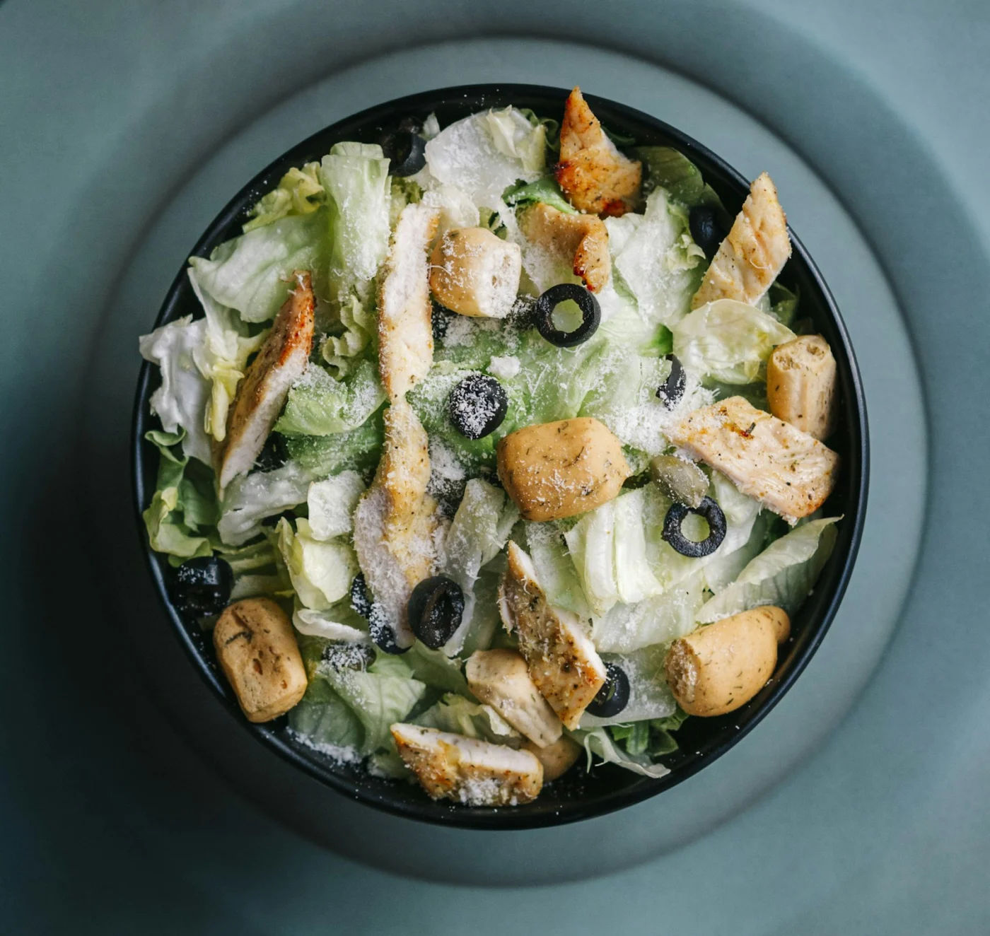 A bowl of vegetables with tofu
